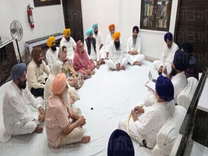 ਆਮ ਆਦਮੀ ਪਾਰਟੀ ਦੇ ਵਿਧਾਇਕਾਂ ਅਤੇ ਆਗੂਆਂ ਨੇ ਜਥੇਦਾਰ ਗੜਗੱਜ ਨੂੰ ਦਿੱਤਾ ਸਪੱਸ਼ਟੀਕਰਨ