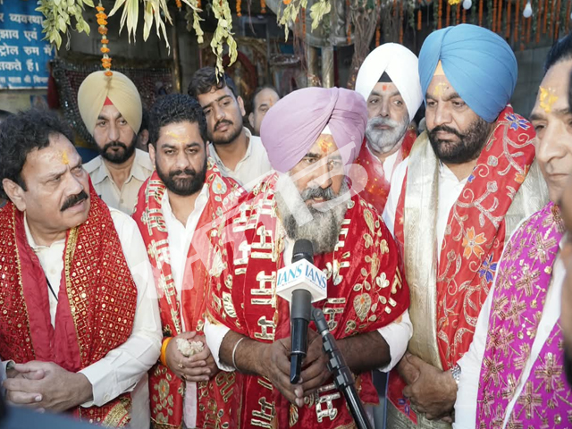 ਅਸ਼ਟਮੀ ਮੌਕੇ ਪਰਗਟ ਸਿੰਘ ਸ੍ਰੀ ਮਾਤਾ ਚਿੰਤਪੂਰਨੀ ਦਰਬਾਰ ਵਿਖੇ ਹੋਏ ਨਤਮਸਤਕ