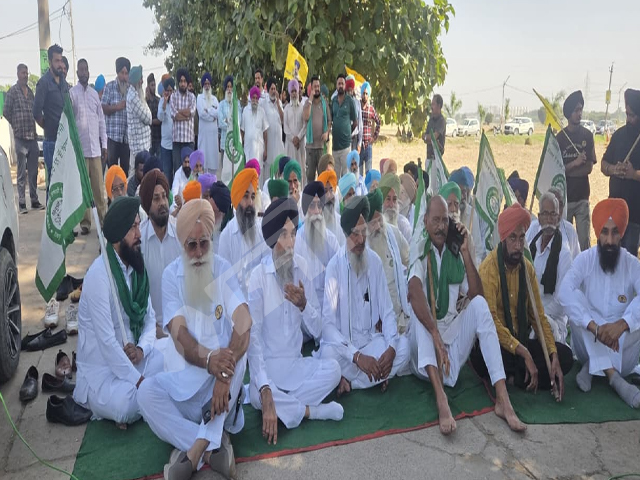 ਪਰਵਿੰਦਰ ਝੋਟਾ ਕਤਲ ਮਾਮਲੇ ’ਚ ਵਿਧਾਇਕ ਰੰਧਾਵਾ ਦੀ ਰਿਹਾਇਸ਼ ’ਤੇ ਪੁੱਜੀਆਂ ਕਿਸਾਨ ਤੇ ਹੋਰ ਜਥੇਬੰਦੀਆਂ