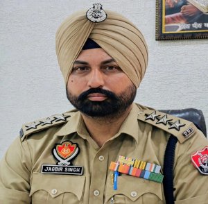ਥਾਣਾ ਲੋਪੋਕੇ ਪੁਲਿਸ ਵਲੋਂ ਦੇਸ਼ ਵਿਰੋਧੀ ਅਨਸਰਾਂ ਖਿਲਾਫ਼ ਵੱਡੀ ਕਾਰਵਾਈ
