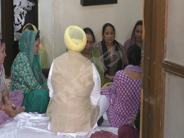 ਰਾਹੁਲ ਸ਼ਰਮਾ ਦੇ ਕਤਲ ਦਾ ਮਾਮਲਾ, ਰਵਨੀਤ ਸਿੰਘ ਬਿੱਟੂ ਨੇ ਪੀੜਿਤ ਪਰਿਵਾਰ ਦਾ ਕੀਤਾ ਦੁੱਖ ਸਾਂਝਾ