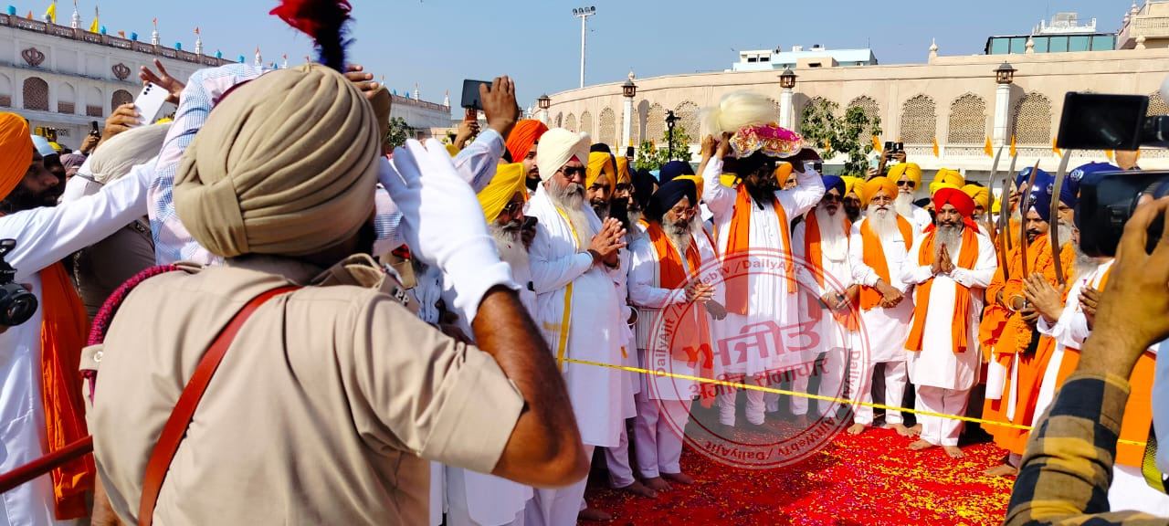 ਸ੍ਰੀ ਗੁਰੂ ਰਾਮਦਾਸ ਸਾਹਿਬ ਜੀ ਦੇ ਪ੍ਰਕਾਸ਼ ਪੁਰਬ ਨੂੰ ਸਮਰਪਿਤ ਸ੍ਰੀ ਅਕਾਲ ਤਖਤ ਸਾਹਿਬ ਤੋਂ ਵਿਸ਼ਾਲ ਨਗਰ ਕੀਰਤਨ ਆਰੰਭ