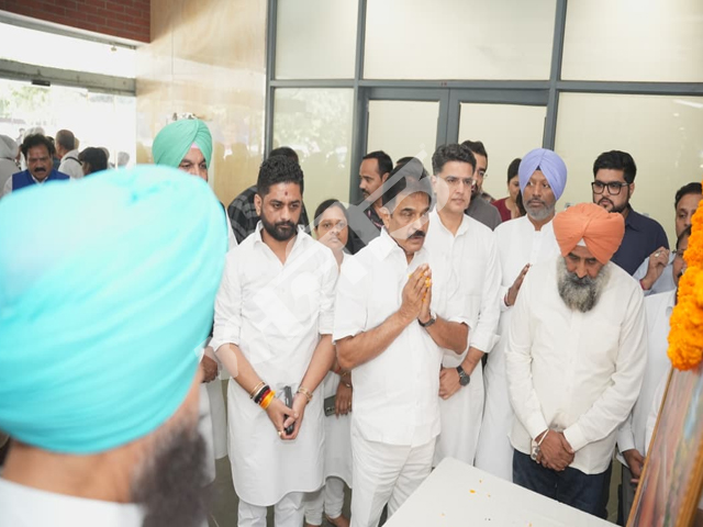 ਵੇਣੂਗੋਪਾਲ ਵਲੋਂ ਕਾਂਗਰਸ ਭਵਨ ਵਿਖੇ ਭਗਵਾਨ ਵਾਲਮੀਕਿ ਜੀ ਦੇ ਪ੍ਰਕਾਸ਼ ਪੁਰਬ ਮੌਕੇ ਸ਼ਰਧਾ ਦੇ ਫੁੱਲ ਭੇਟ