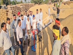 ਏ.ਡੀ.ਸੀ. ਵਿਨੀਤ ਕੁਮਾਰ ਵਲੋਂ ਮੰਡੀਆਂ ਦਾ ਅਚਨਚੇਤ ਦੌਰਾ