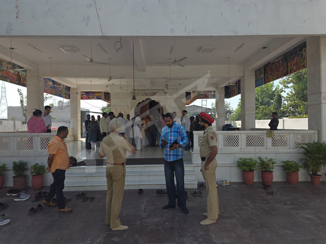 ਸ਼ਰਧਾਲੂਆਂ ਵਲੋਂ ਡੀ.ਐੱਸ.ਪੀ. ਦਫ਼ਤਰ ਅੱਗੇ ਰੋਸ ਧਰਨਾ