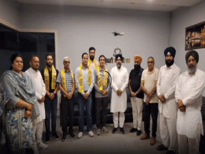 ਗੁਰਾਇਆ ਦੇ ਵਪਾਰੀ ਵਰਗ ਨਾਲ ਸਬੰਧਤ ਕਈ ਆਗੂ ਸ਼੍ਰੋਮਣੀ ਅਕਾਲੀ ਦਲ (ਬ) ਵਿਚ ਸ਼ਾਮਲ ਹੋਏ
